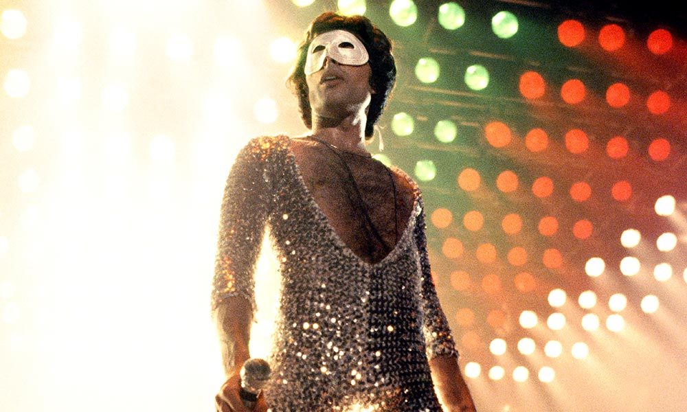 https://www.udiscovermusic.com/wp-content/uploads/2019/12/Freddie-Mercury-Sequin-Jumpsuit-1000-CREDIT-Queen-Productions-Ltd-1000-1000x600.jpg