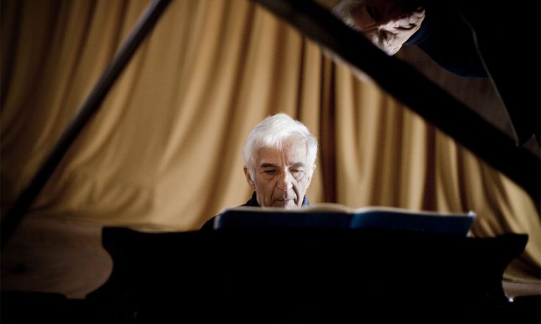 Renowned Pianist And Conductor Vladimir Ashkenazy Retires | uDiscover