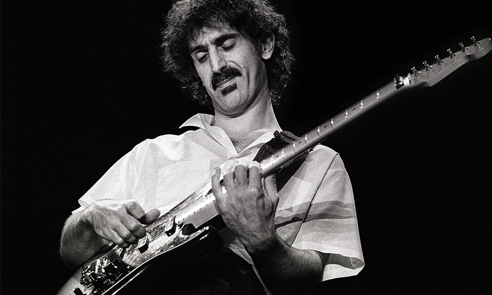 gewoon Oprechtheid balans Frank Zappa - A True Music Iconoclast And Humourist | uDiscover Music