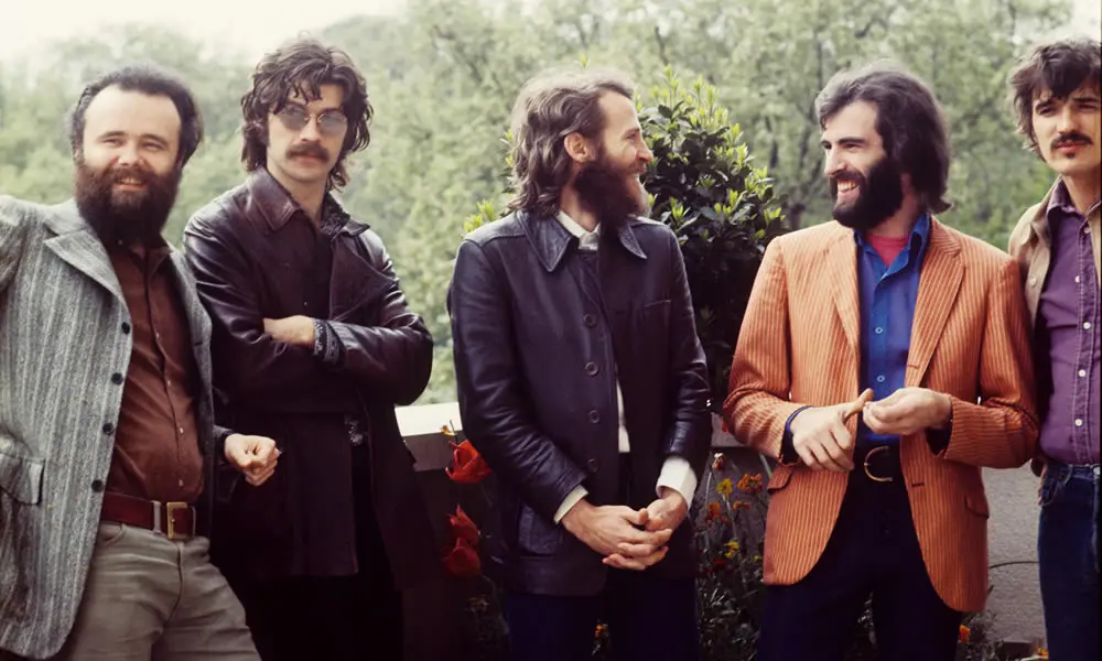 uDiscover Music image background