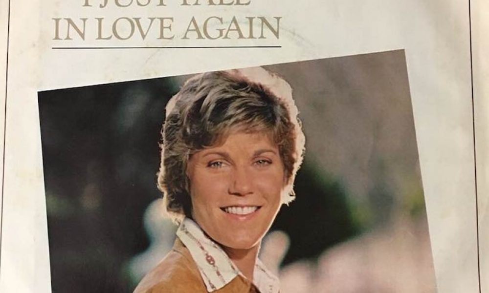 Anne Murray 'I Just Fall In Love Again' artwork - Courtesy: UMG