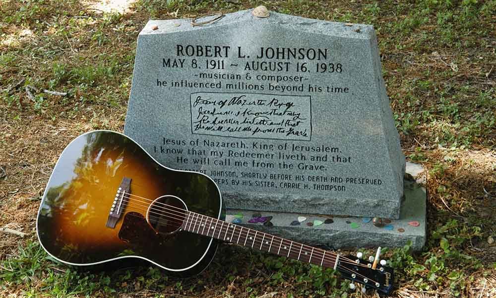 ROBERT JOHNSON - CROSS ROAD BLUES (1936)