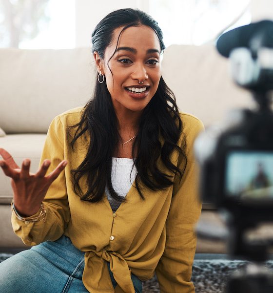 Vlogger---GettyImages-1199376727