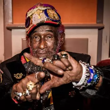 uDiscover Music image background