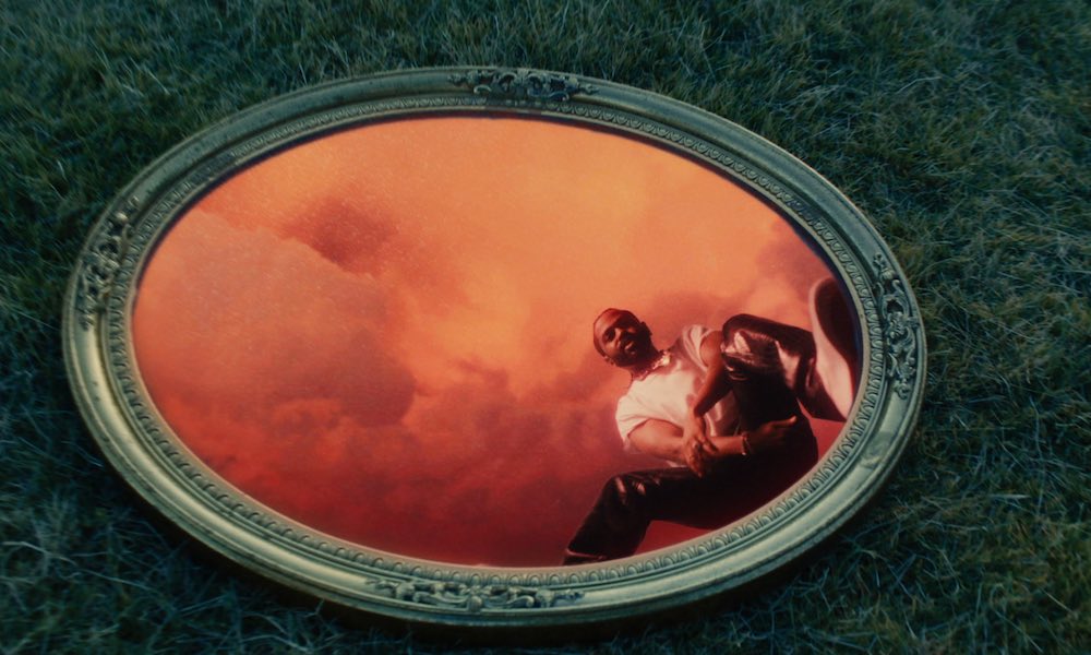 uDiscover Music image background