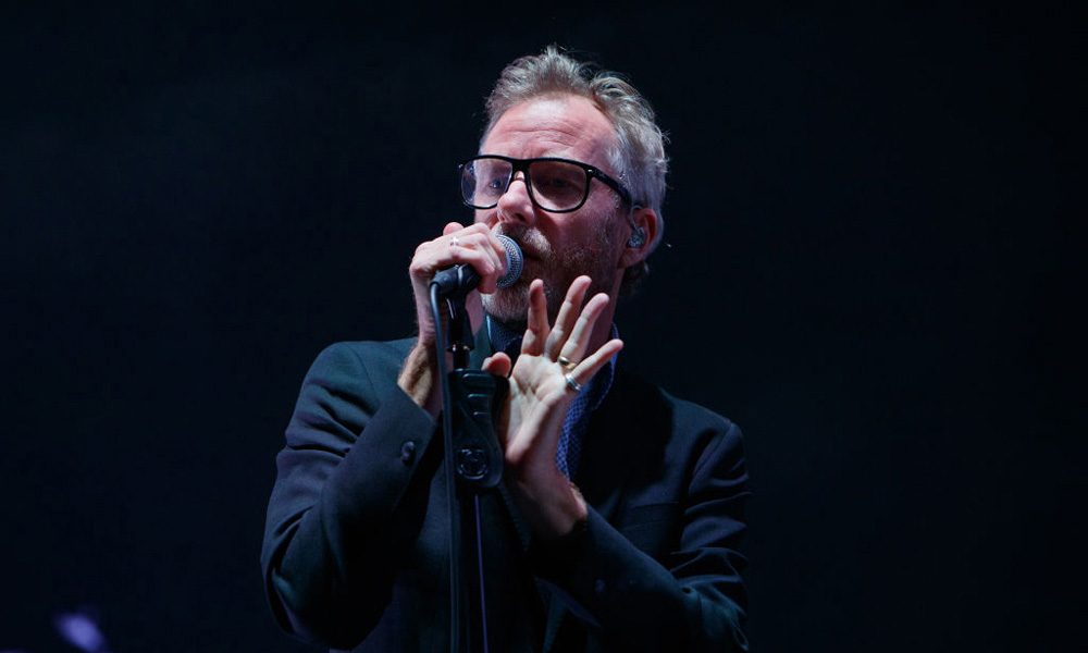 Matt Berninger lança videoclipe intimista de One More Second