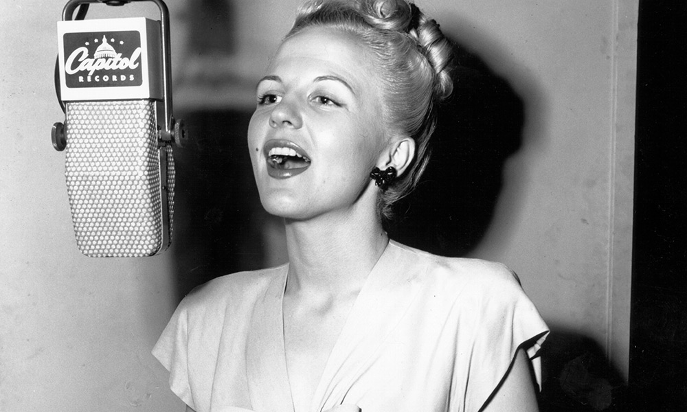 Peggy Lee - Legendary Jazz Singer | uDiscover Music