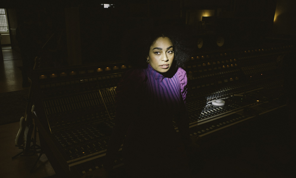 uDiscover Music image background