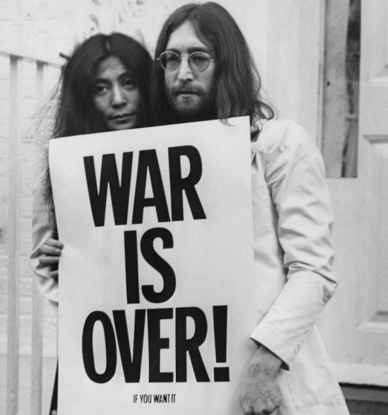 John & Yoko - Photo: Frank Barrett/Keystone/Hulton Archive/Getty Images