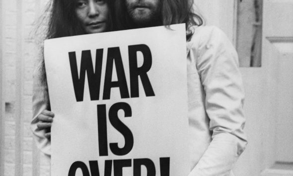John & Yoko - Photo: Frank Barrett/Keystone/Hulton Archive/Getty Images