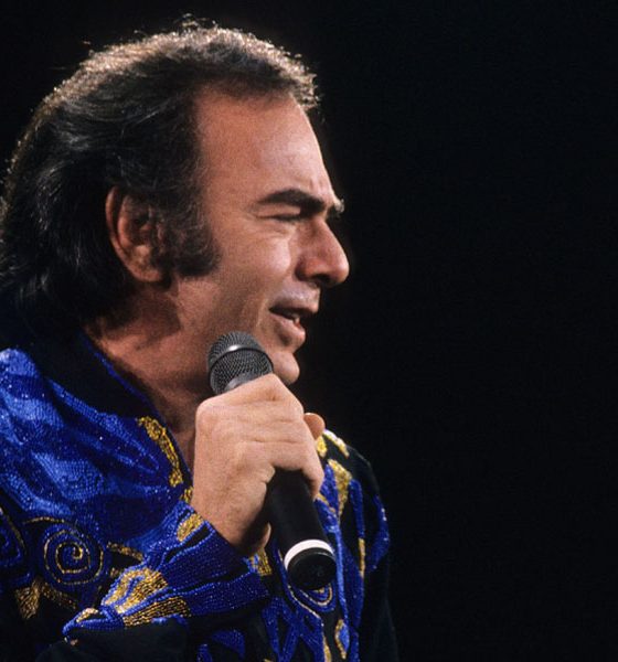 Neil-Diamond-Sweet-Caroline-Fan-Video