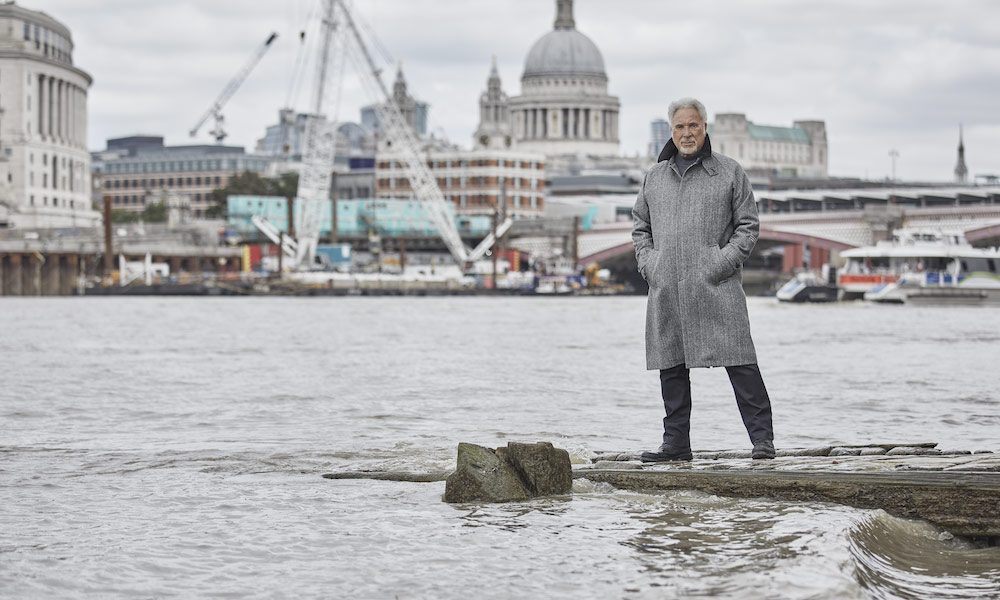 Tom Jones Press Shot No Hole In My Head