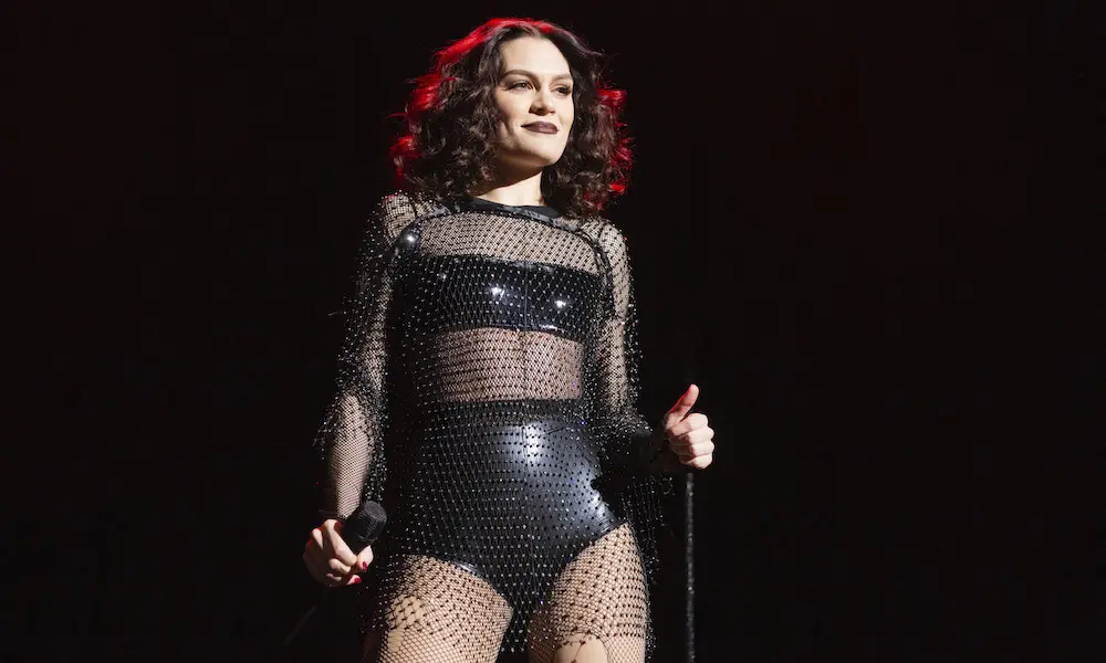 Jessie J matches outfits with wallpaper in new Domino video