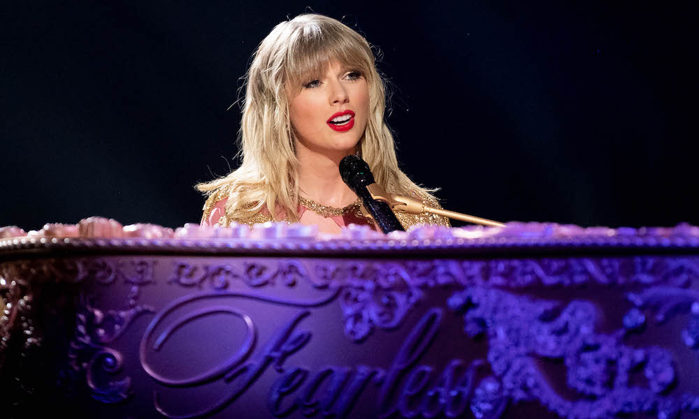 Taylor Swift S Love Story Taylor S Version Outperforms Original
