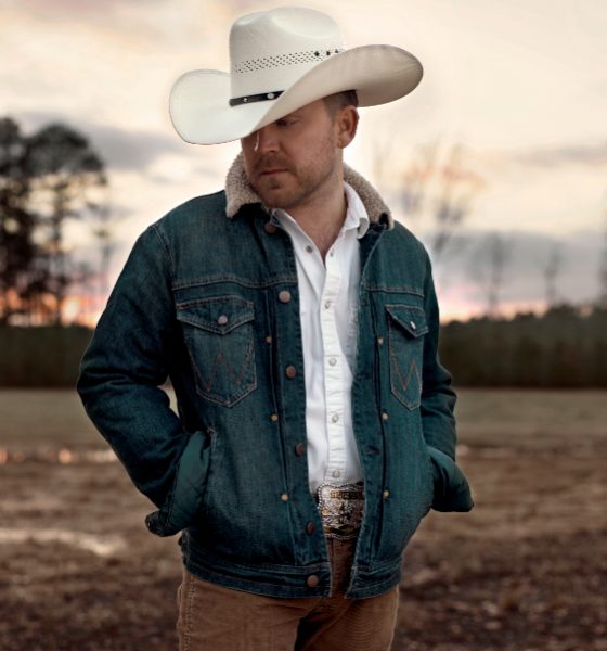 Justin Moore 'Straight Outta The Country'