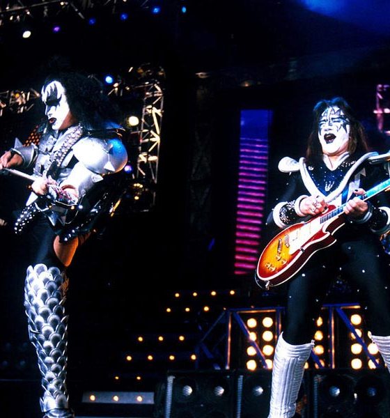 KISS-Off-The-Soundboard-Tokyo-2001