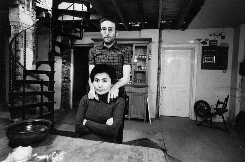 John & Yoko in the kitchen of the main house, Tittenhurst Park, Ascot, Berkshire, 27 January 1970. Photo by Richard DiLello