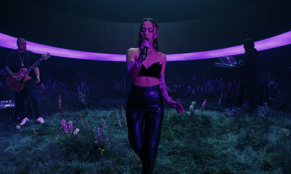 Ariana Grande Releases Official Live Performance Of ‘34+35’ Via Vevo