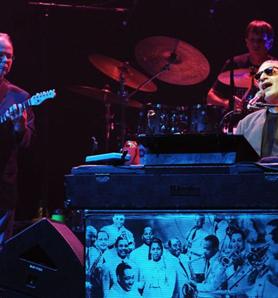 Steely-Dan-Absolutely-Normal-21-Tour
