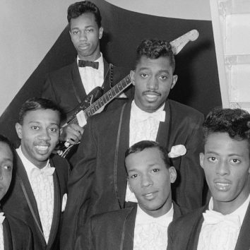 uDiscover Music image background