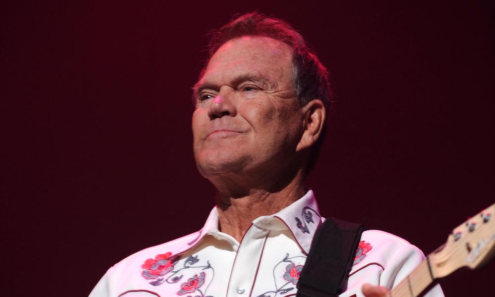 Glen Campbell - The Great Country Singer And Guitarist | uDiscover Music