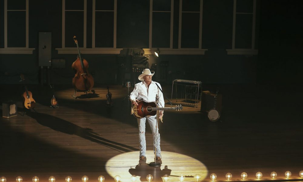 Alan Jackson - Photo: YouTube/UMG Nashville