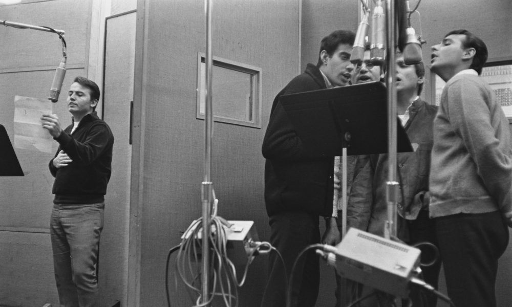Jay Black (far left) records with Jay & the Americans, circa 1965. Photo: Don Paulsen/Michael Ochs Archives/Getty Images