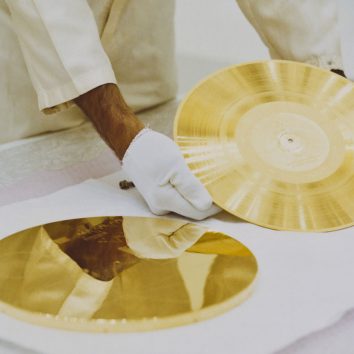 uDiscover Music image background
