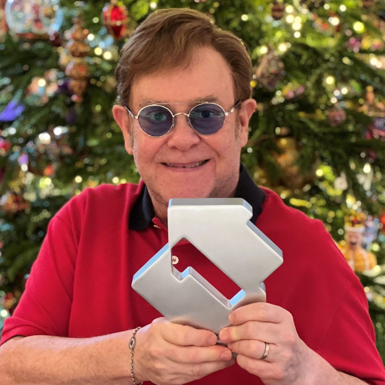 Elton John’s LadBaby Cameo Helps Him Outsell Himself For Xmas No.1
