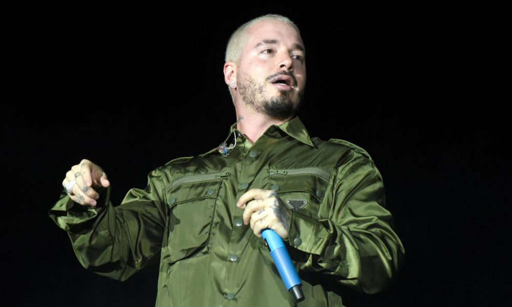 J-Balvin-Premio-Lo-Nuestro-Awards