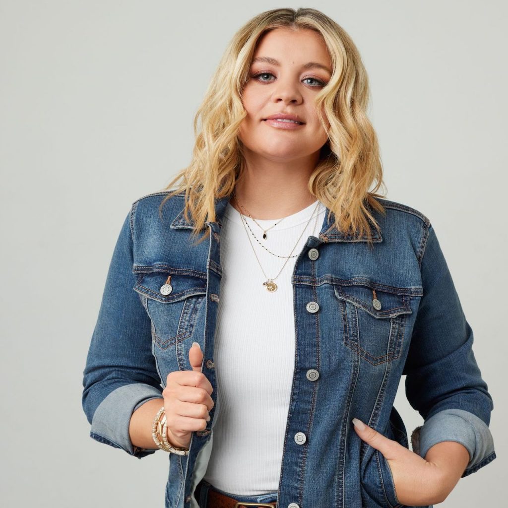 ‘Jeanious’ Lauren Alaina Ambassador For Retail Brand Maurices(02)