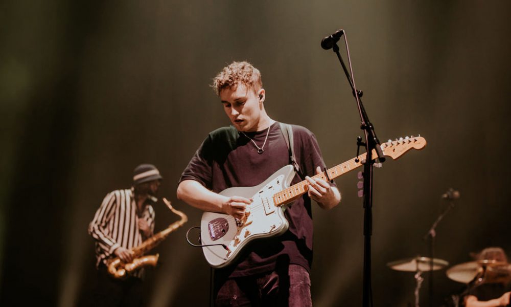 Sam-Fender-2022-BandLab-NME-Awards