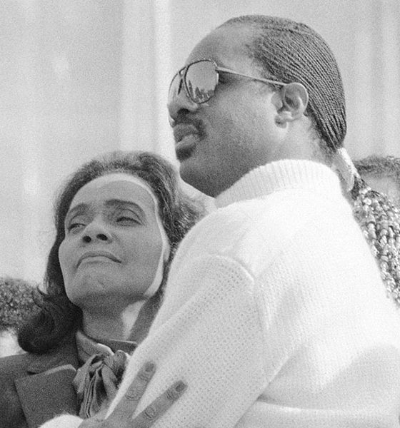 Stevie Wonder and Coretta Scott King - Photo: Bettmann /Contributor