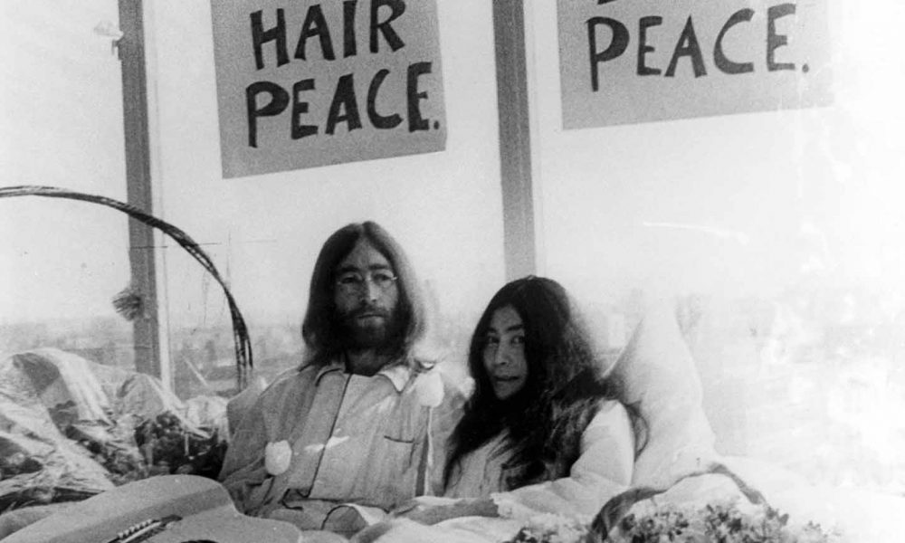 Yoko ONO and John LENNON