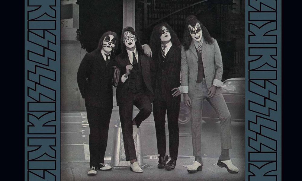 Kiss Dressed to Kill album cover