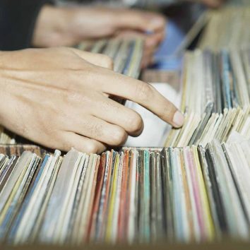 uDiscover Music image background