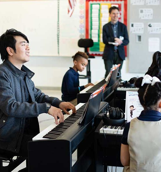 Lang Lang at a piano lab