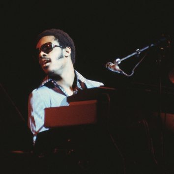 uDiscover Music image background