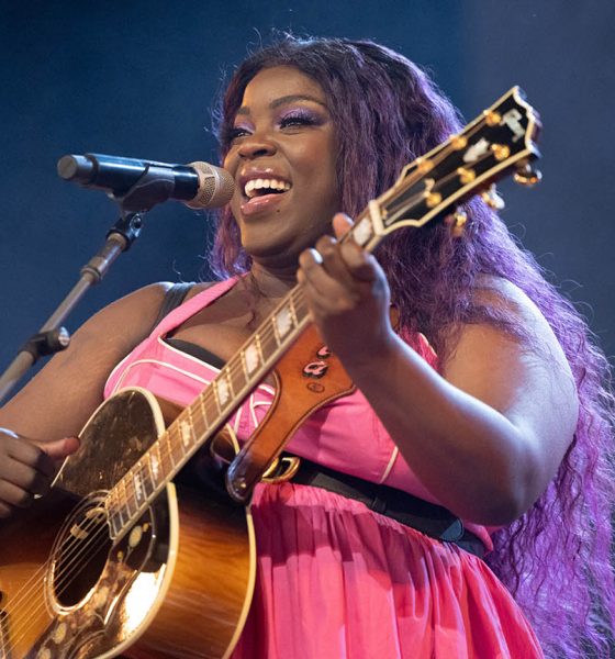 Yola - Photo: Scott Dudelson/Getty Images for Stagecoach