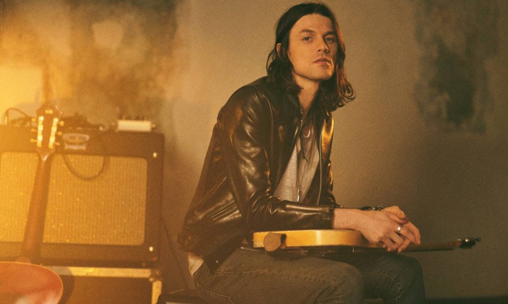 James Bay - Photo: Julian Broad