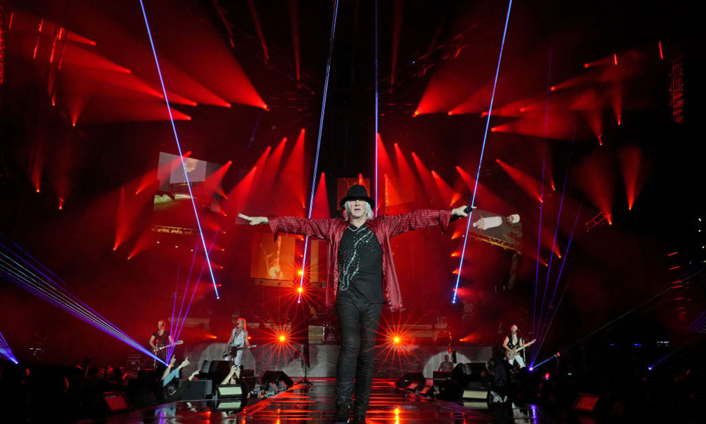 Def Leppard Awarded Pandora’s Billionaire Plaque For Airplay