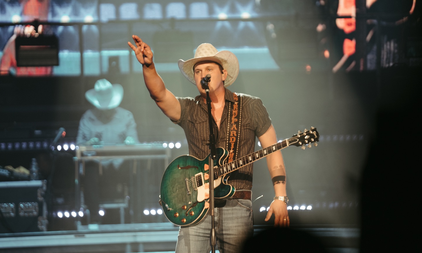 JON PARDI PREMIERES “HEARTACHE MEDICATION” MUSIC VIDEO TODAY • Red