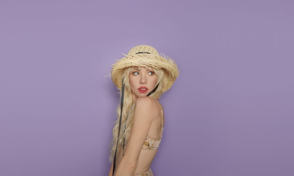 Carly Rae Jepsen – Photo: Jasmine Safaeian (Courtesy of Interscope Records)