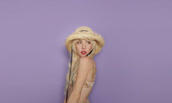 Carly Rae Jepsen – Photo: Jasmine Safaeian (Courtesy of Interscope Records)