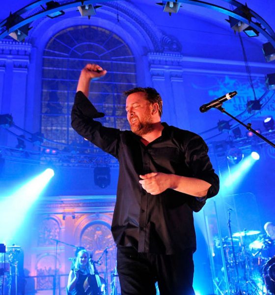 Elbow-Easy-Life-Pilton-Party-2022