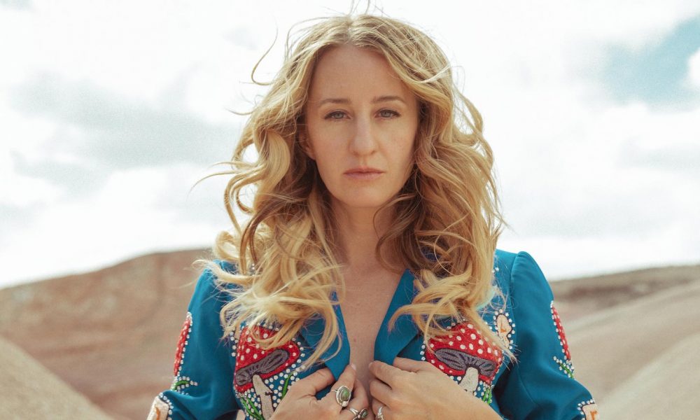 Margo Price - Alyssa Gafkjen