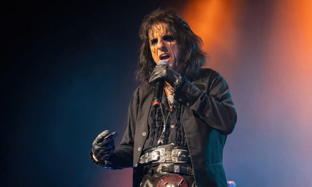 Alice-Cooper-Christmas-Pudding-Benefit