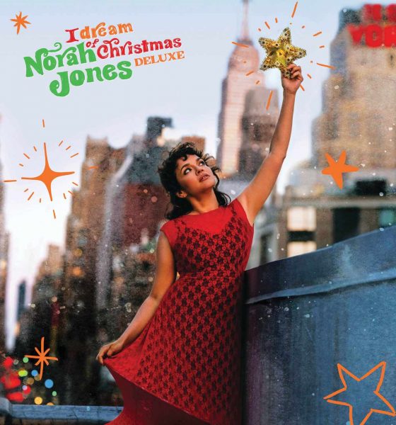 Norah-Jones-Christmas-Deluxe