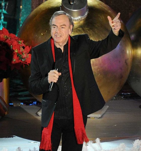 Neil Diamond at the 2011 Rockefeller Center Christmas Tree Lighting