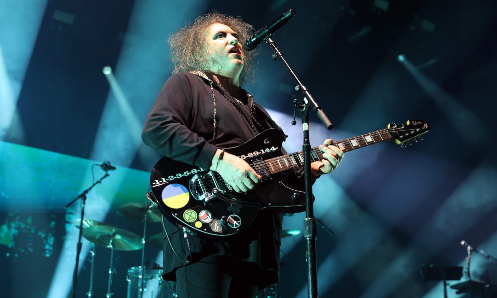 who is on tour with the cure